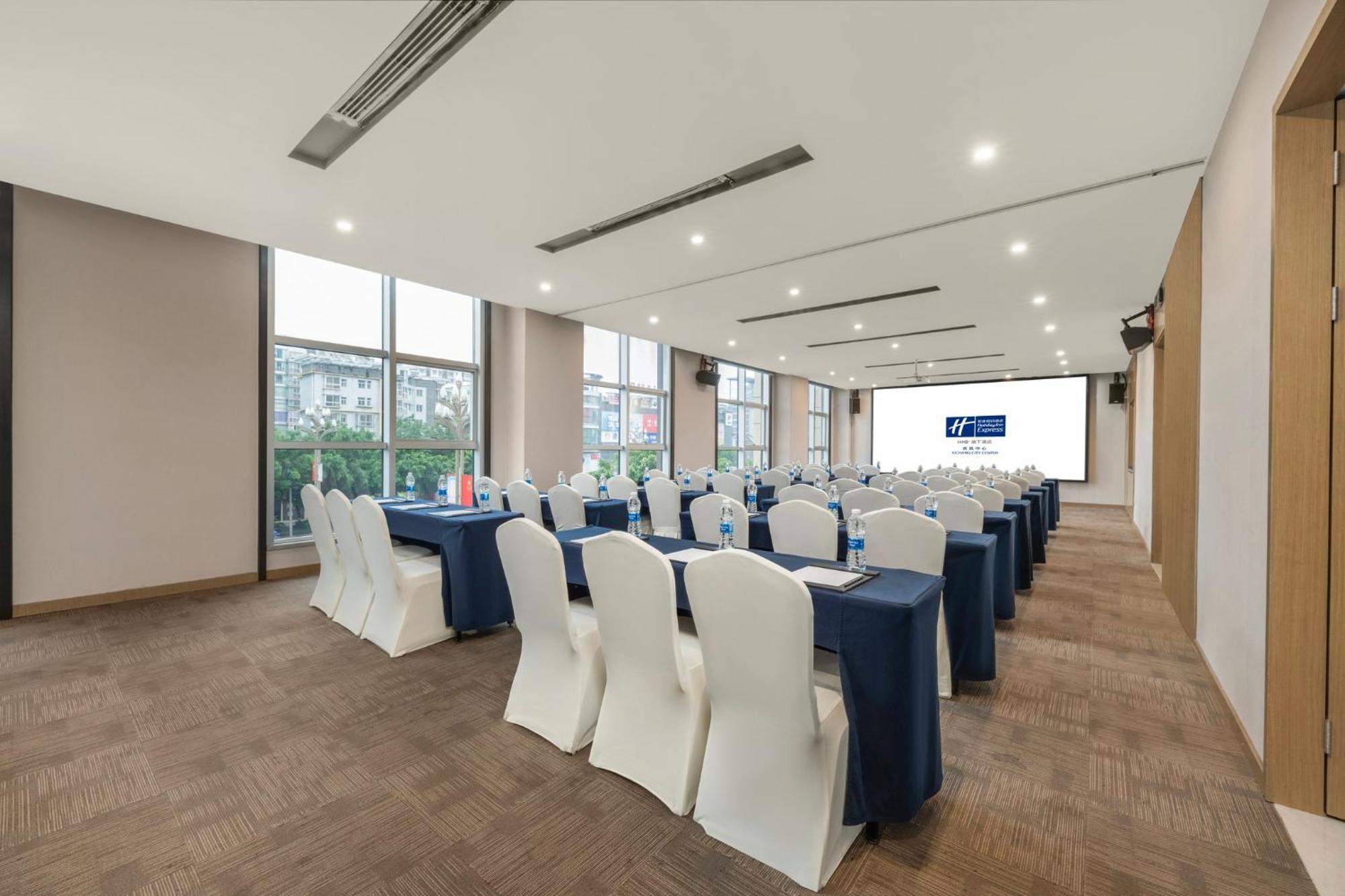Holiday Inn Express - Xichang City Center By Ihg Buitenkant foto