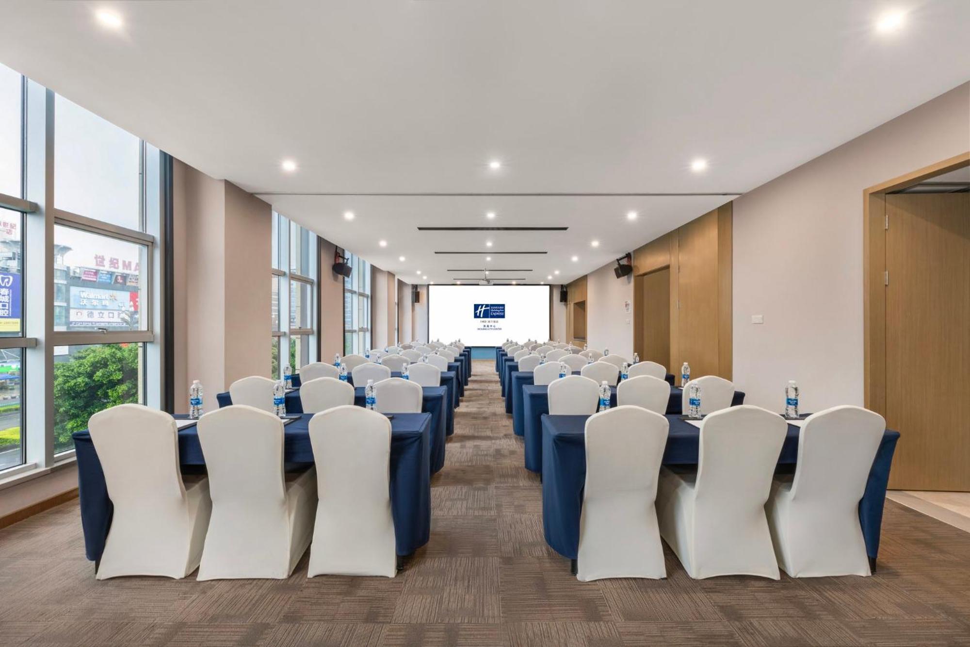 Holiday Inn Express - Xichang City Center By Ihg Buitenkant foto