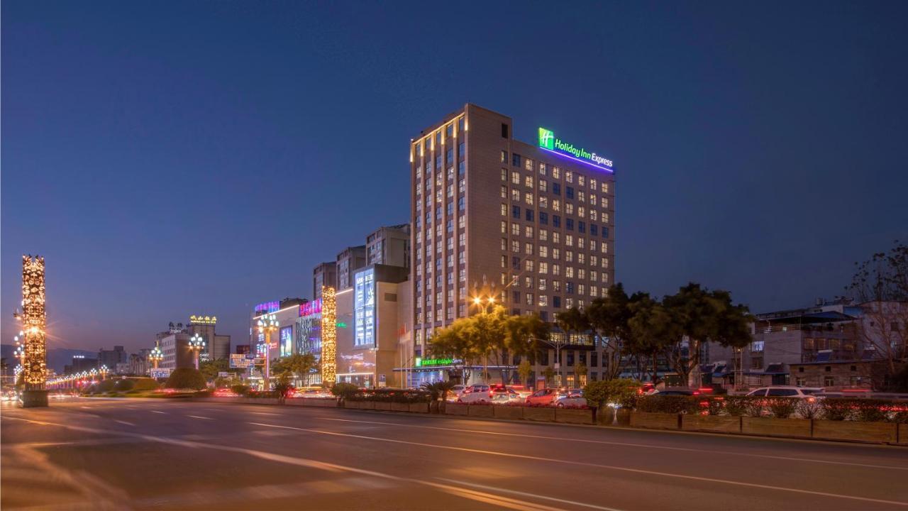 Holiday Inn Express - Xichang City Center By Ihg Buitenkant foto