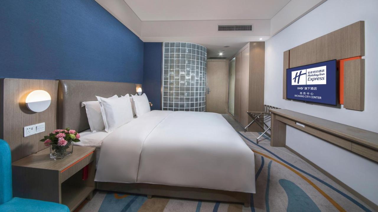 Holiday Inn Express - Xichang City Center By Ihg Buitenkant foto