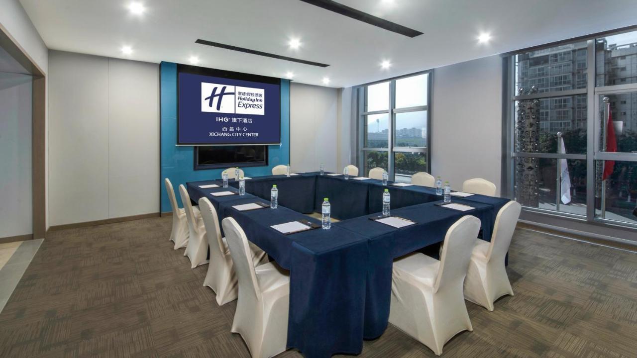 Holiday Inn Express - Xichang City Center By Ihg Buitenkant foto